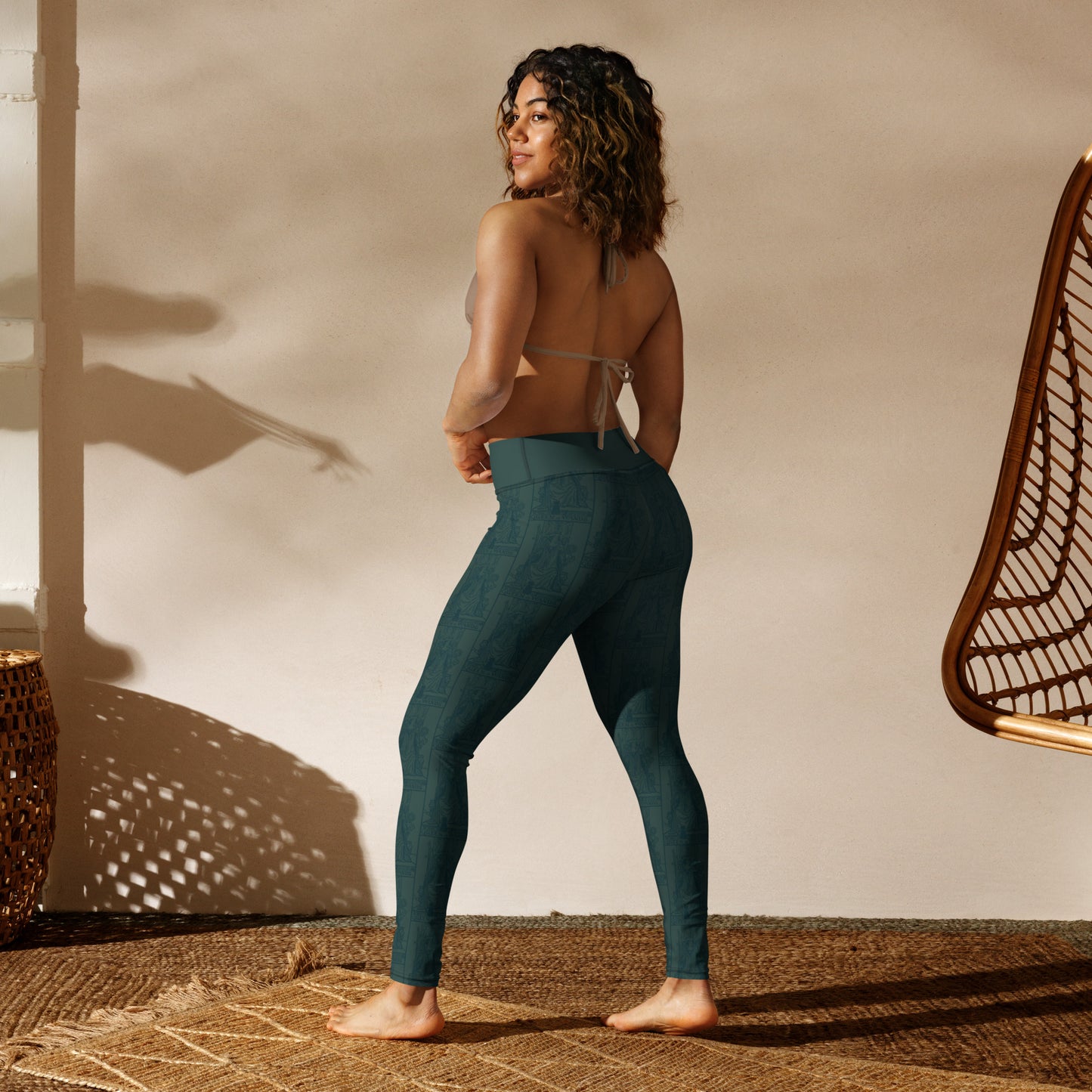 The Queen of Wands Card Yoga Leggings