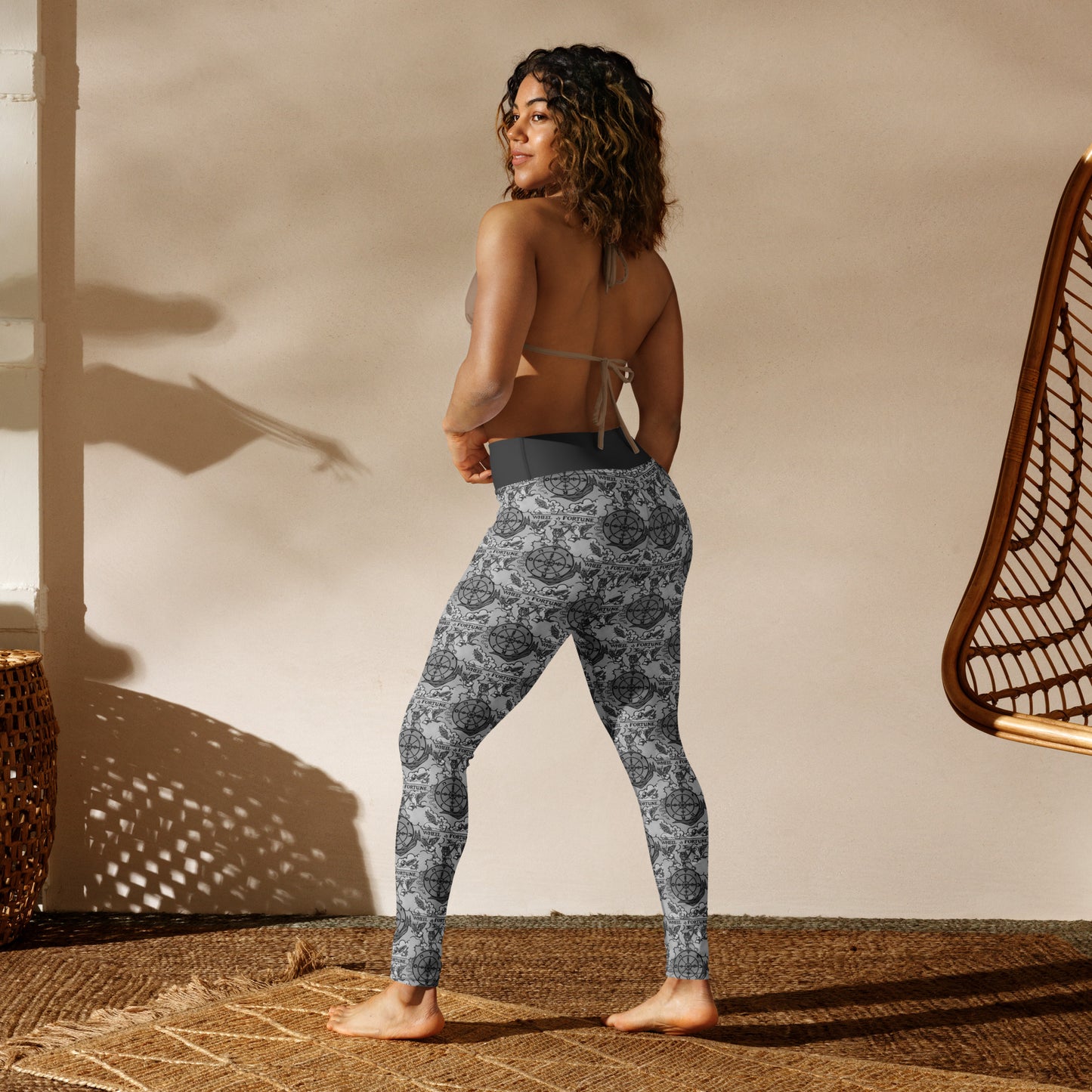 The Wheel of Fortune Card Yoga Leggings