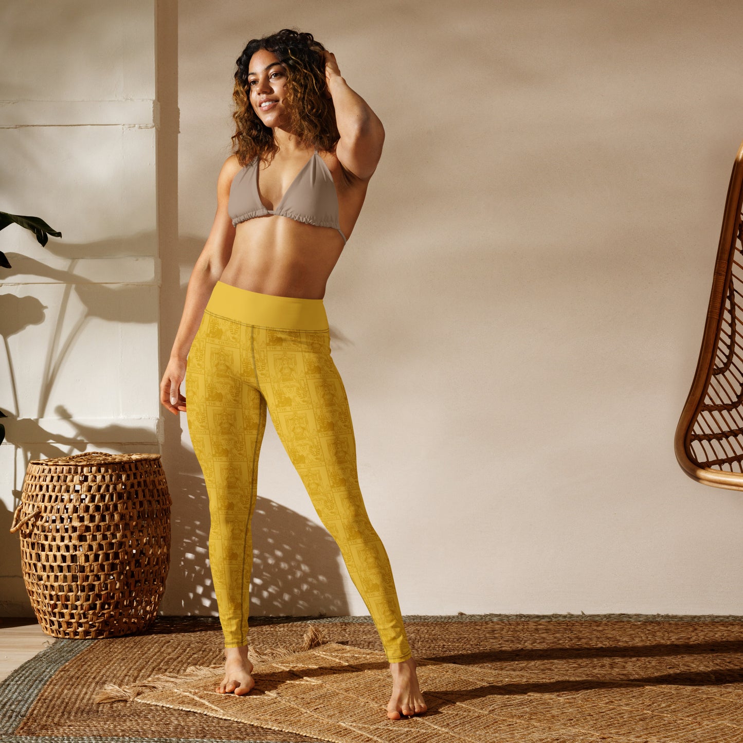 The Chariot Tarot Card Yoga Leggings