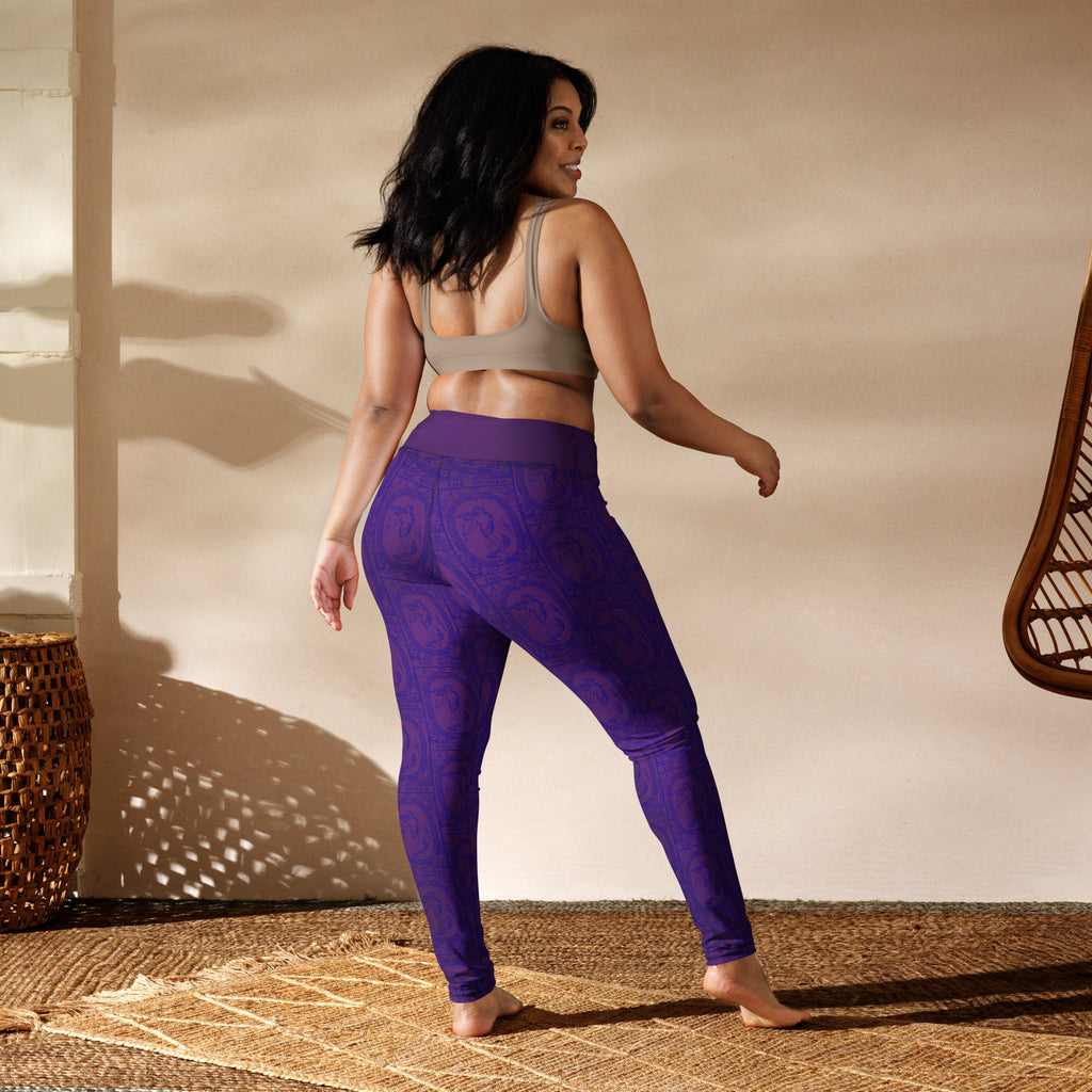 The World Tarot Card Yoga Leggings
